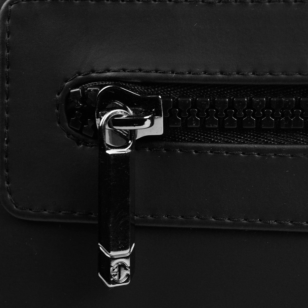 URBAN EDGE TRAVEL BAG | BLACK