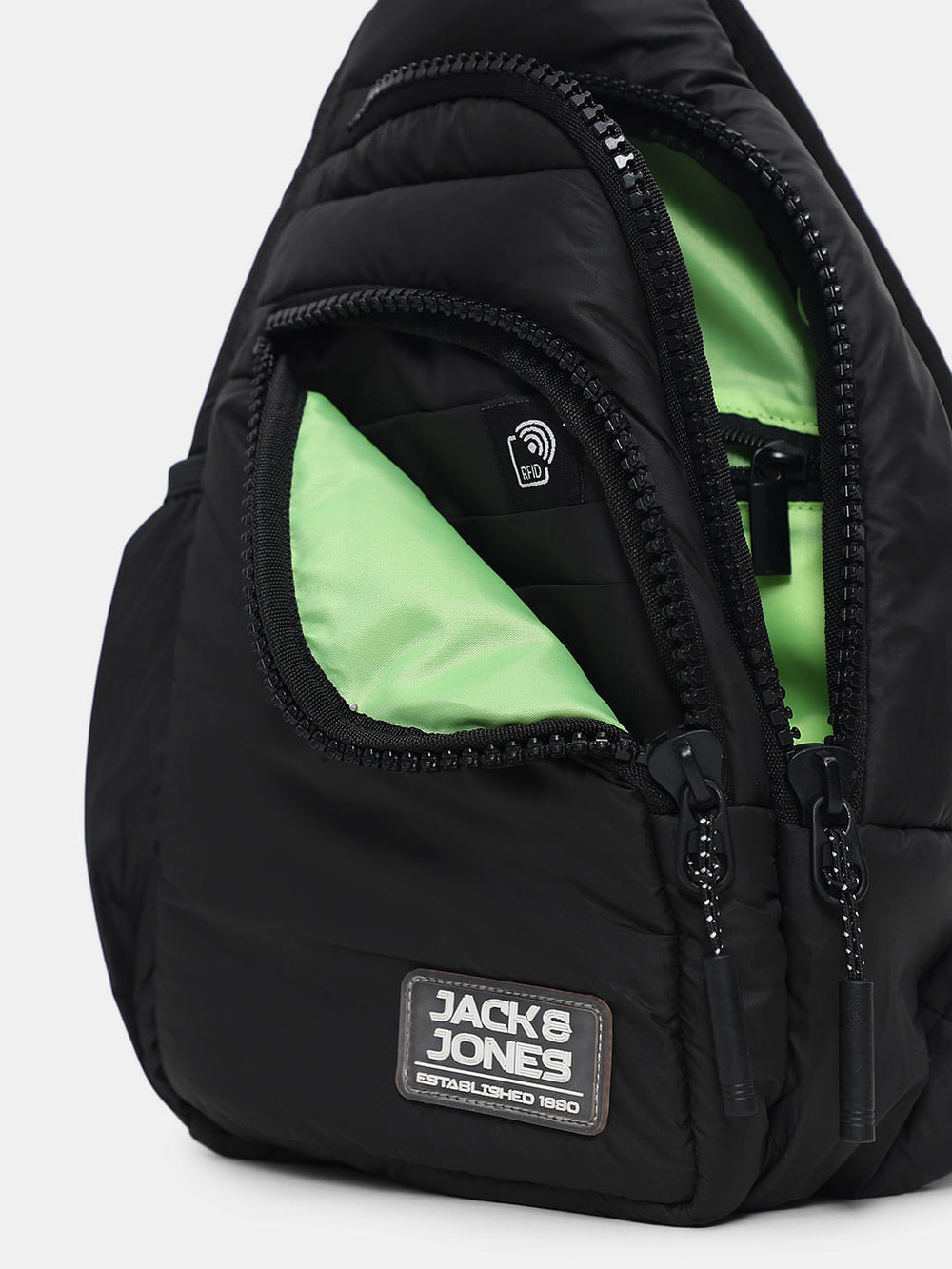 BLACK CHESTPACK