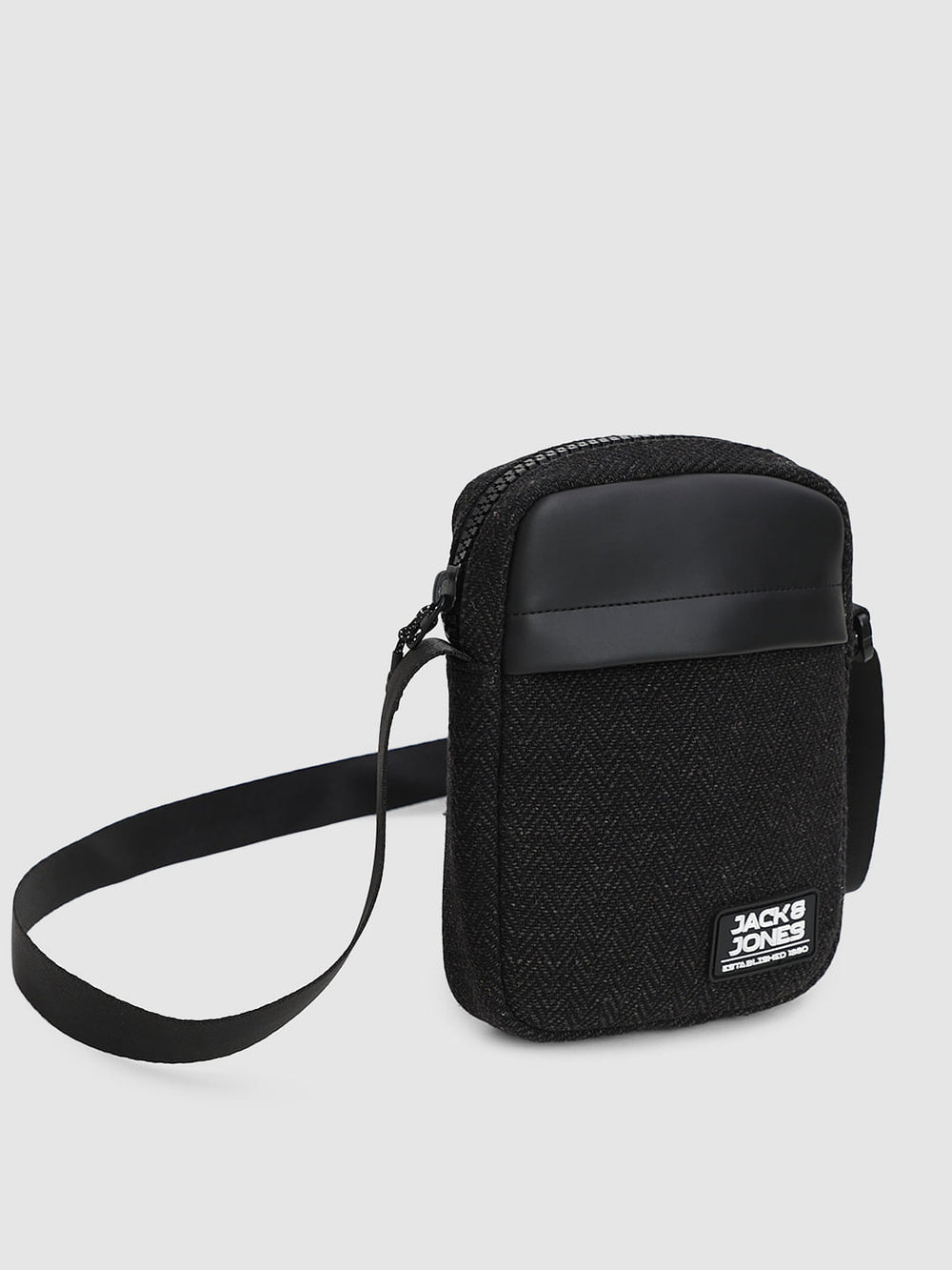 BLACK HERRINGBONE SLING BAG