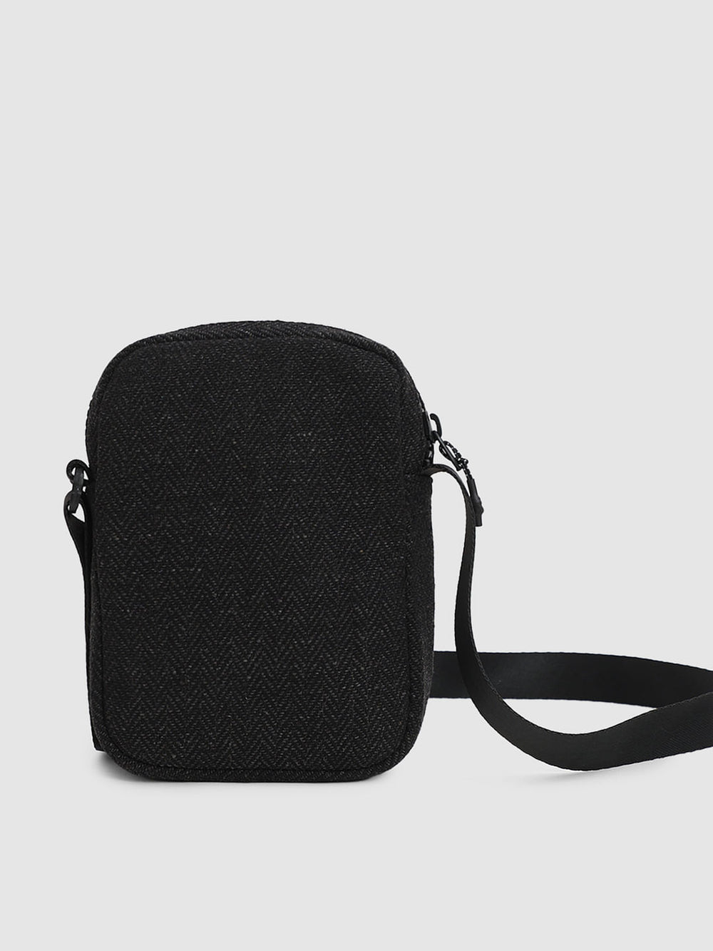 BLACK HERRINGBONE SLING BAG