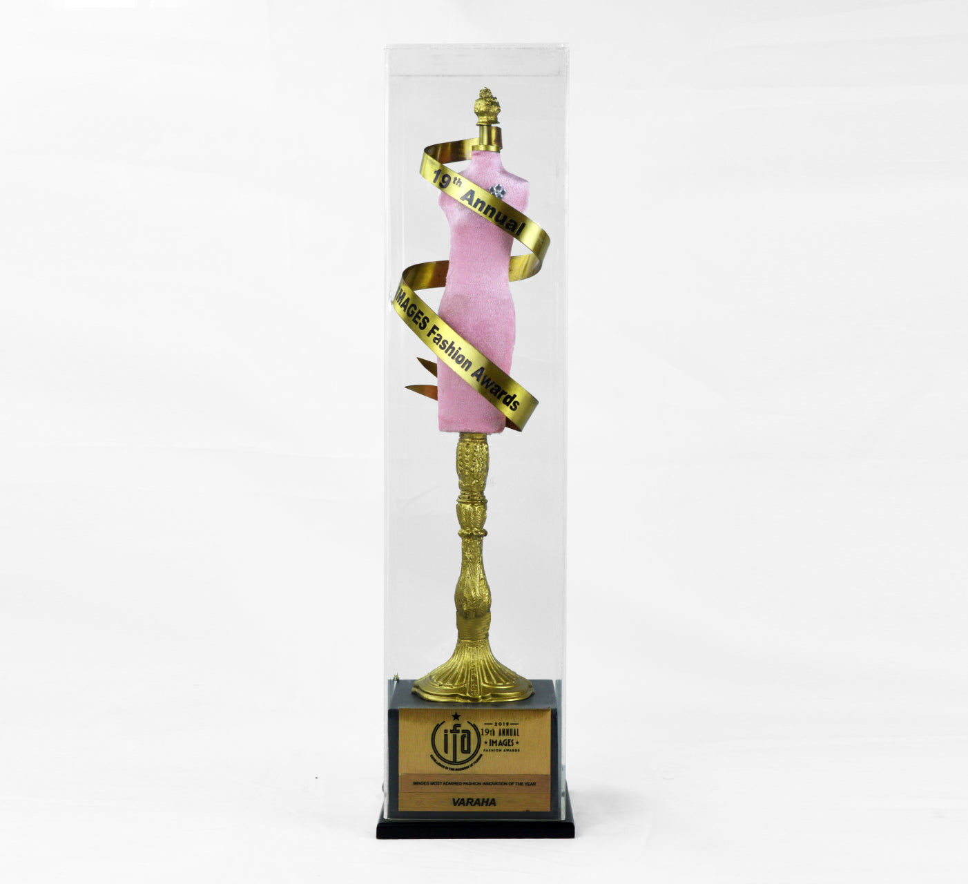 VARAHA WINNER OF THE IMAGES FASHION AWARD 2019