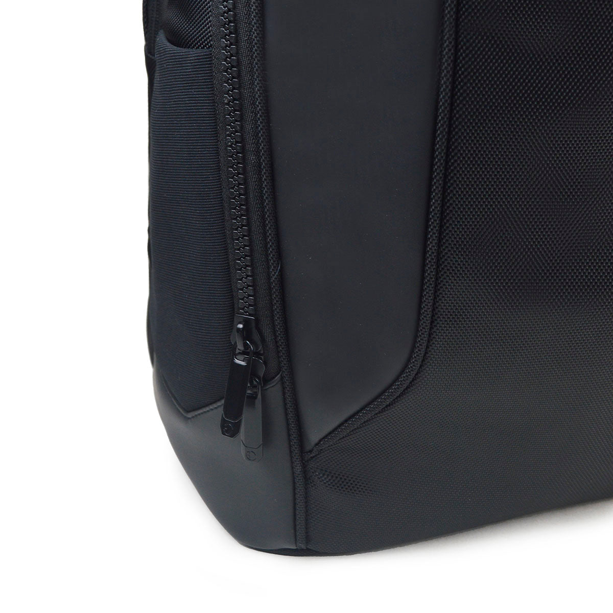 URBAN EXPLORER BACKPACK | BLACK