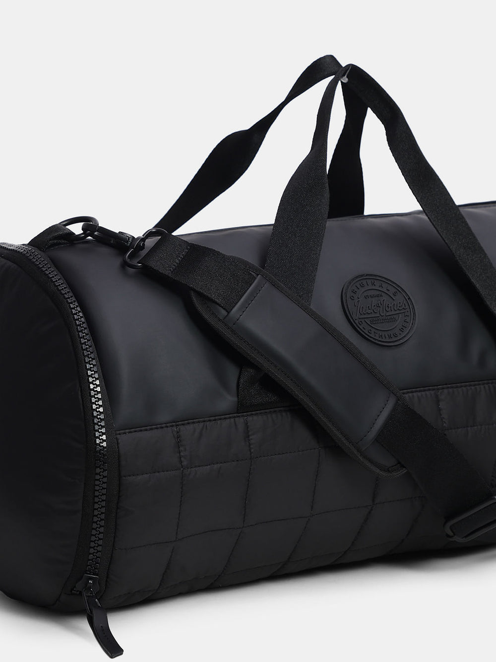 BLACK QUILTED DUFFLE BAG