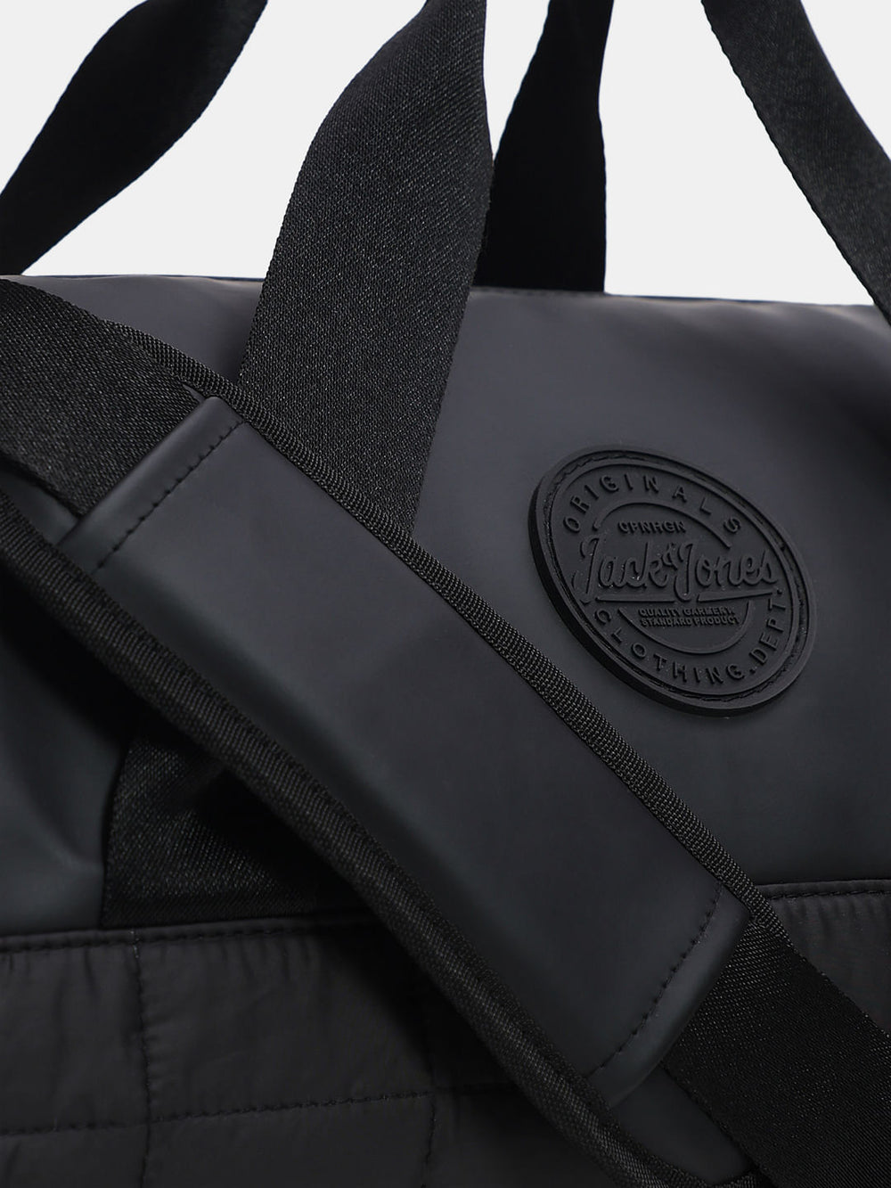 BLACK QUILTED DUFFLE BAG