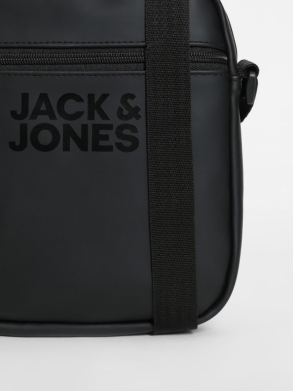 BLACK LOGO PRINT SLING BAG