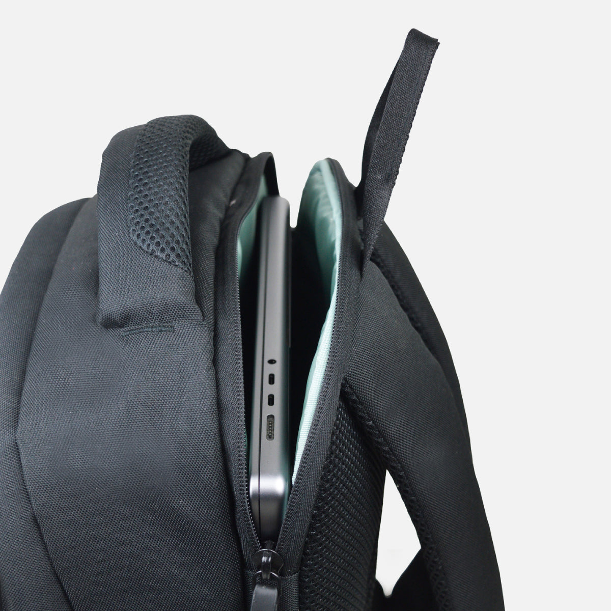 FELIX DAY PACK | BLACK