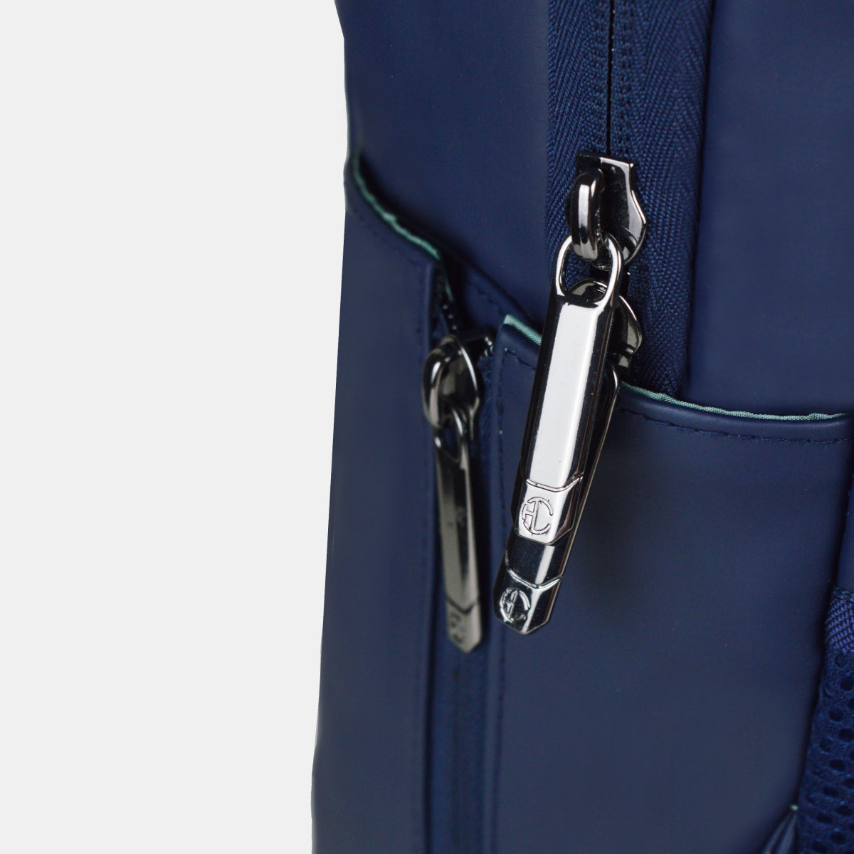 THE SLIM LINES | NAVY BACKPACK