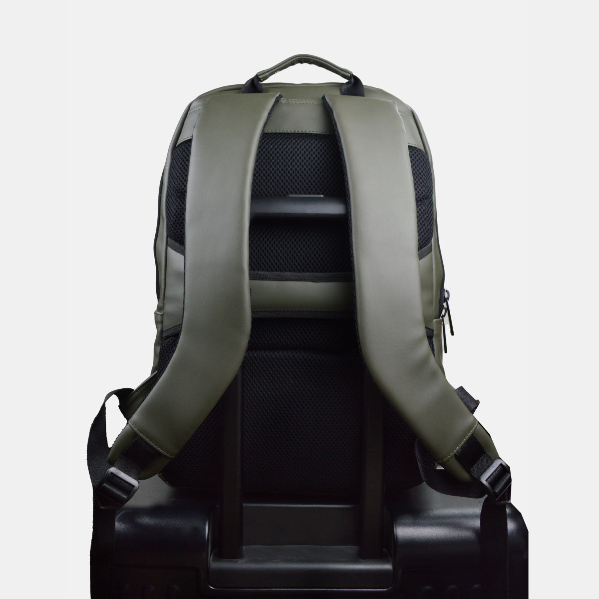 THE SLIM LINES | OLIVE BACKPACK